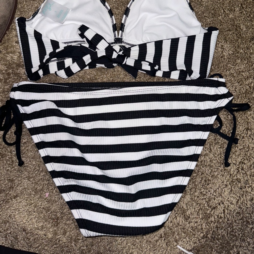 Kona Sol black and white bikini set - Picture 6 of 6